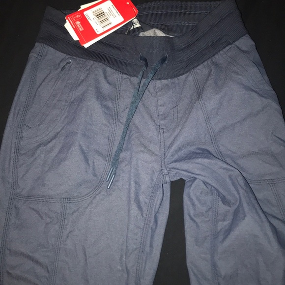 The north face Aphrodite pants (navy blue) - Picture 1 of 3
